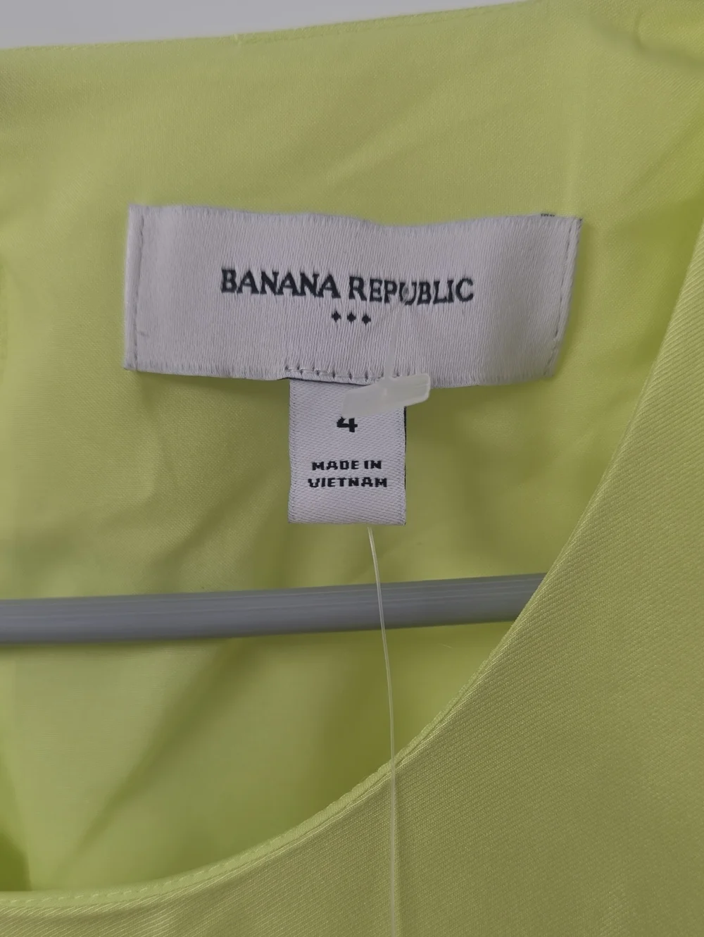Banana Republic Sleeveless Pleated Midi Dress in Lime